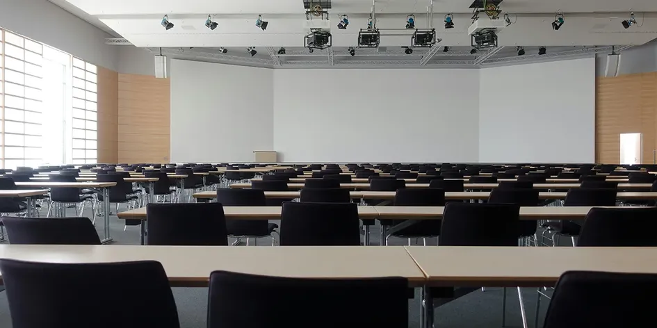 Grupo gerador a diesel para o setor de educação